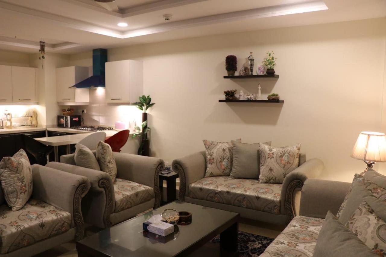 Elegant&Charming One Bed Apartment In Bahria Town Rawalpindi Bagian luar foto