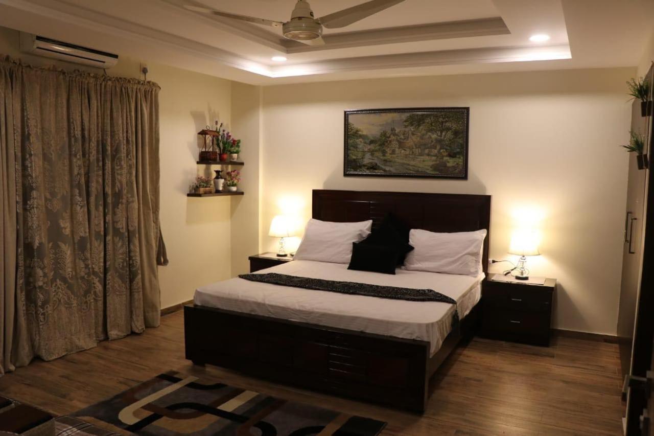 Elegant&Charming One Bed Apartment In Bahria Town Rawalpindi Bagian luar foto